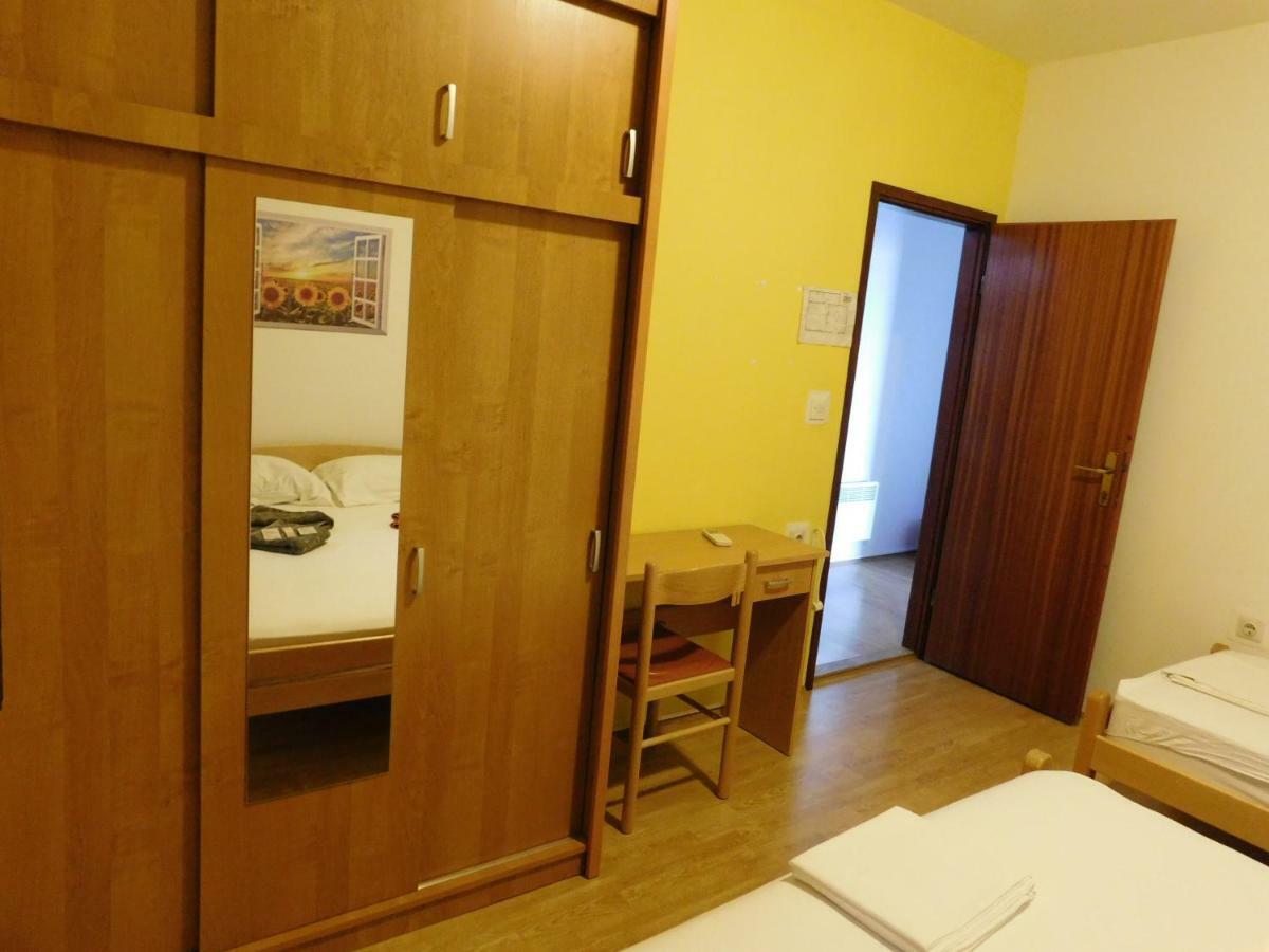 Apartman Leo *